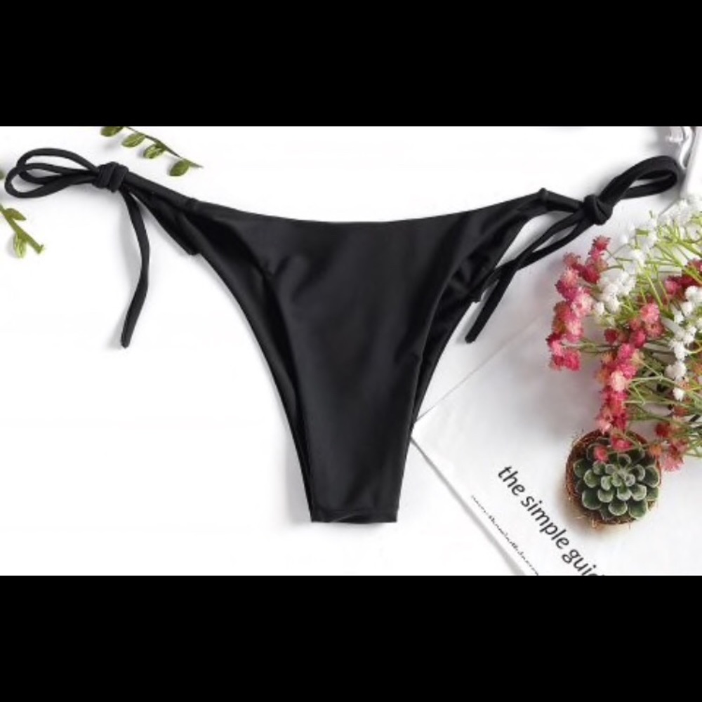 NWOT Black String Bikini Bottom - Medium